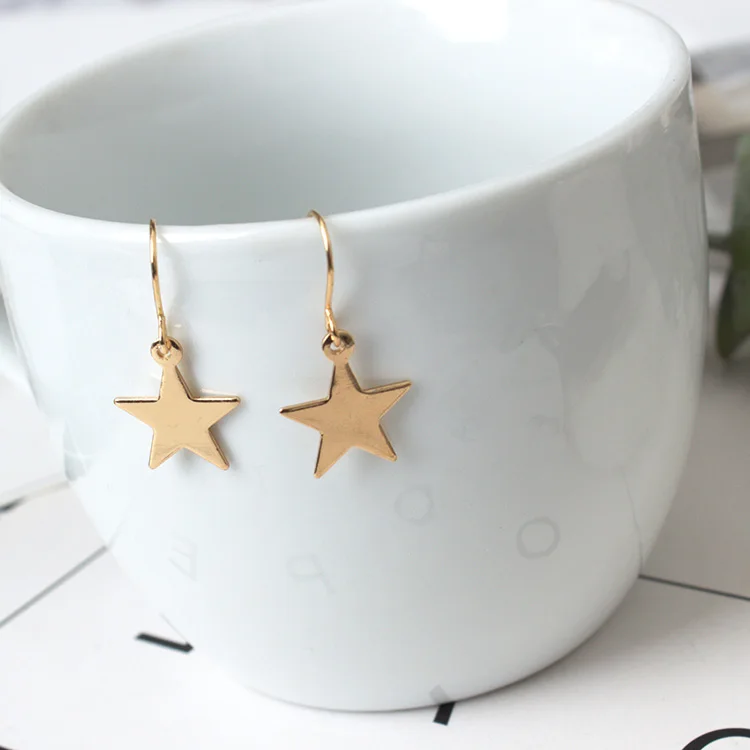 2017 New Hollow Geometry Earrings Heart Sweet Gold Love Earrings Women Gifts Jewelry Orecchini Brincos Pendientes Oorbellen