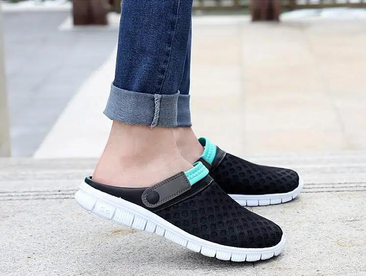 

2018 New Breathable Men's Summer Shoes Sandals Men Slippers black blue Casual Shoes Outdoor Slip On Shoes Beach Flip Flops