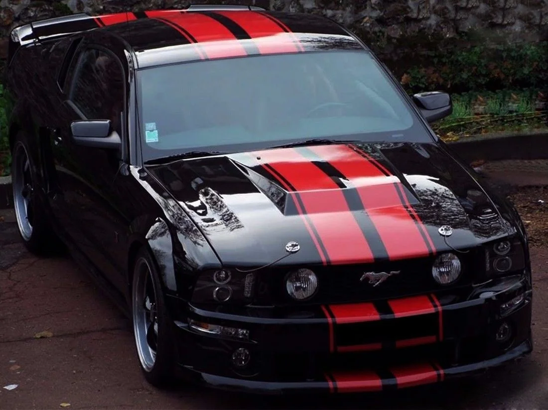 Набор в полоску для кузова Ford Mustang GT комплект с графической наклейкой ксеноновая