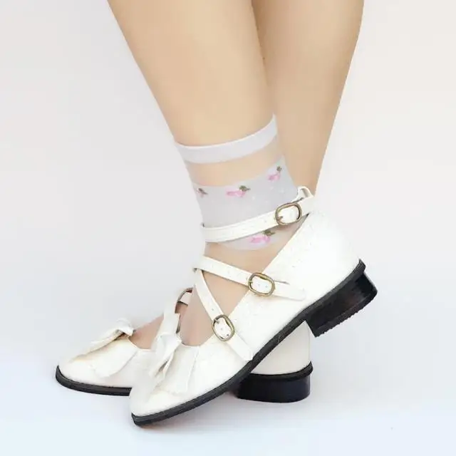 Женская обувь в японском стиле Харадзюку Белая на низком каблуке-столбике с