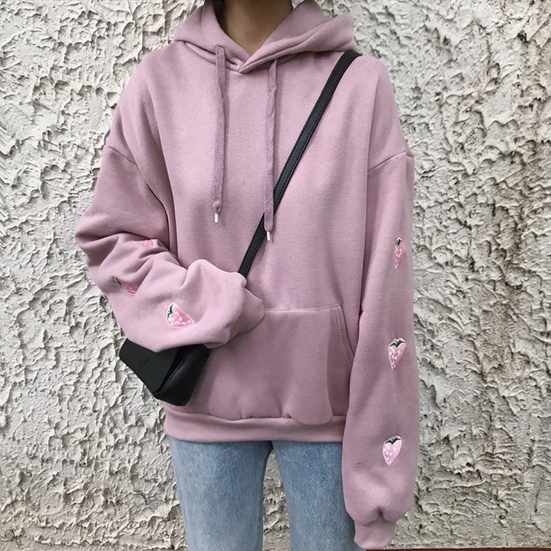 Женская свободная толстовка с капюшоном длинным рукавом и вышивкой клубники в