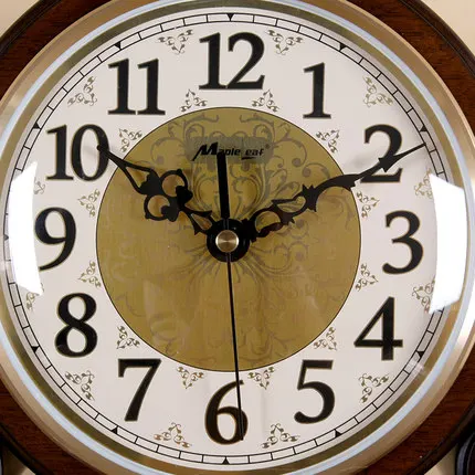 Часы из цельного дерева Классические европейские античные креативные кварцевые