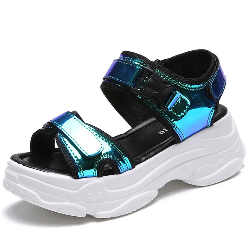 Летние сандалии женские уличные тапочки блестящие туфли на плоской платформе