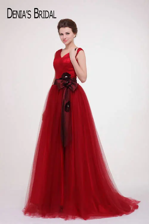 Простое красное вечернее платье с V образным вырезом без рукавов поясом и цветами ТРАПЕЦИЕВИДНОЕ ПЛАТЬЕ до