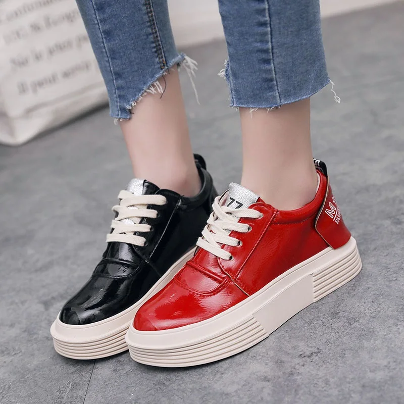 Женская Повседневная обувь сезон осень женская на плоской подошве платформе со