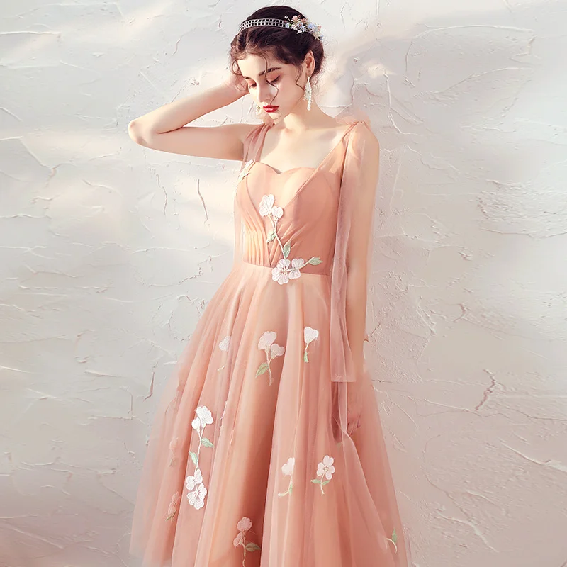 Коктейльные платья SSYFashion розовые длиной до колена с кружевной аппликацией |