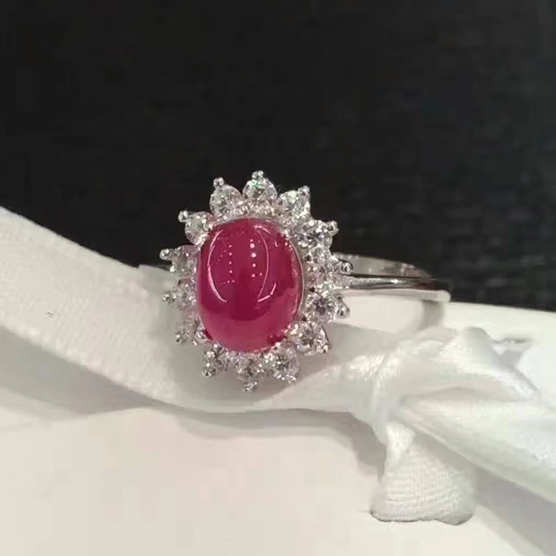 Классическое женское кольцо с натуральным рубином и подогревом размером 5 мм * 7