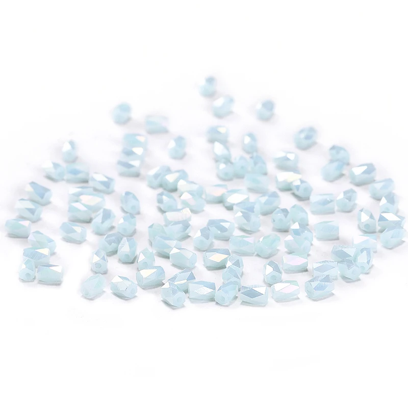 Небесно голубой бисер 50 шт. 2*4 мм в виде цилиндрического кристалла амулетное