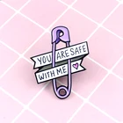 Креативная мультяшная брошь YOU ARE SAFE WITH ME с фиолетовой булавкой, модная Милая эмалированная булавка для рюкзака или рюкзака, ювелирные изделия, подарки для друзей