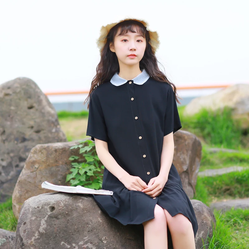 Женское хлопковое платье до колен черное милое с коротким рукавом лето