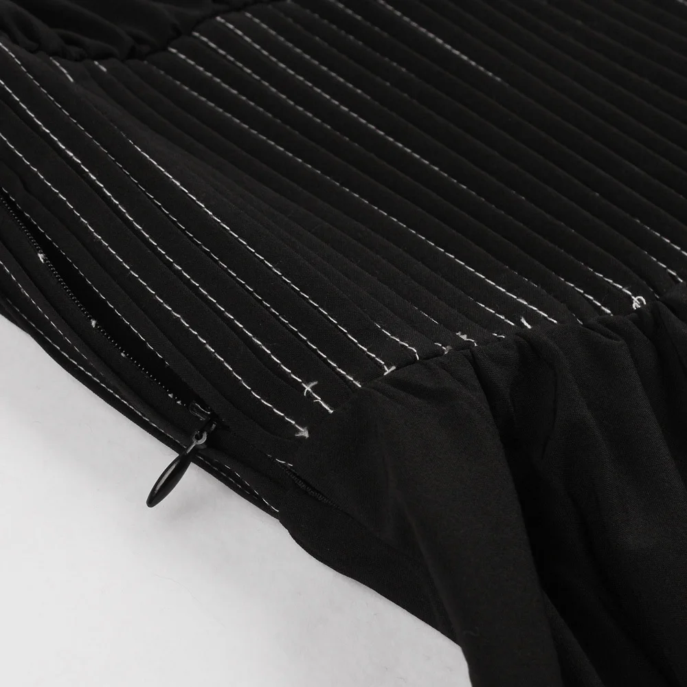 Винтажное черное платье туника с треугольным вырезом облегающее высокой талией