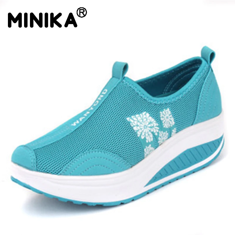 Minika/летние дышащие сетчатые женские туфли на танкетке слипоны для фитнеса