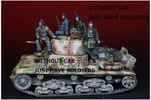 Итальянская Экипировка 135, Фигурки 4 человек без автомобиля, Игрушечная модель из смолы, миниатюрная фигурка из смолы, без сборки, Неокрашенная