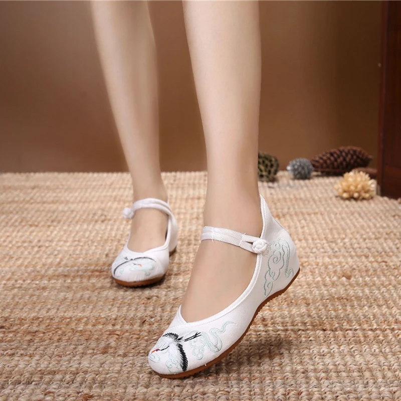 Модная вышитая обувь женская на плоской подошве Женские лоферы Zapatos De Mujer Обувь