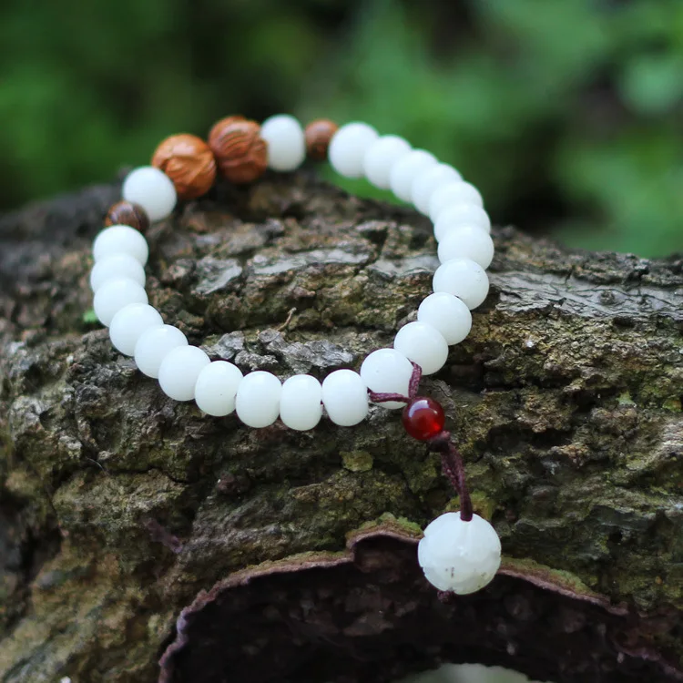 Модный браслет с белыми искусственными бусинами новый Этнический Будды