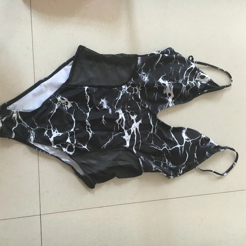 2017 черный мраморный принт Цельный купальник на бретельках с открытой спиной