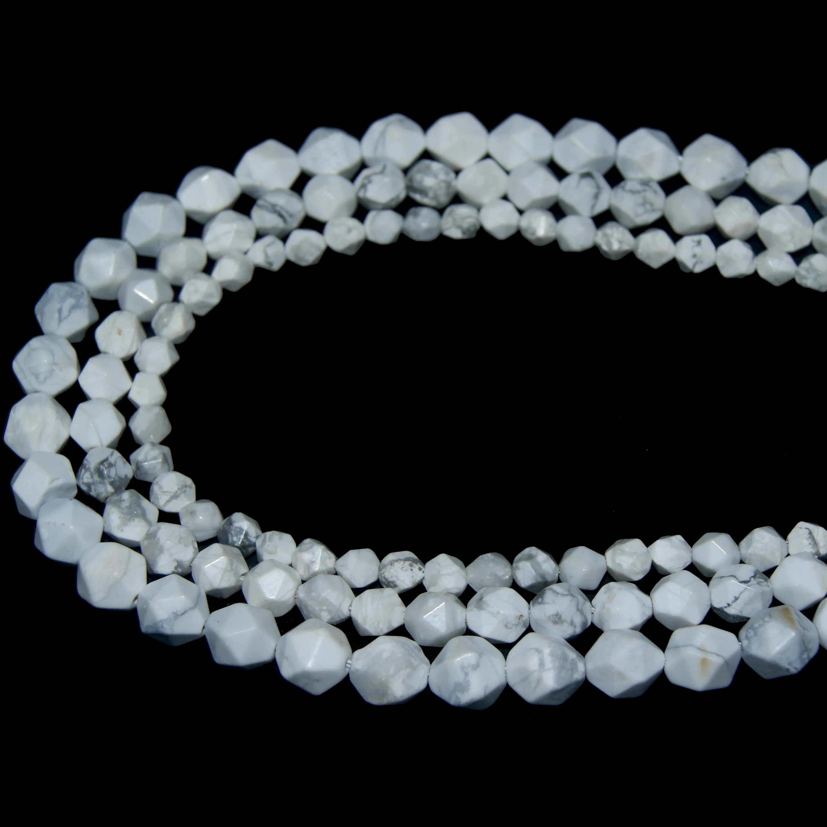 Оптовая продажа бусины из натурального камня граненые круглые Howlite белого цвета