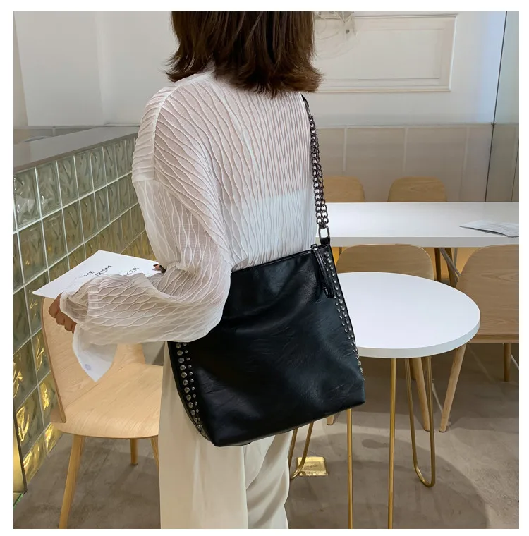 Women Shoulder bag Large Capacity Rivet chain design lady handbags black ladies hand bags big totes bolsas crossbody bags