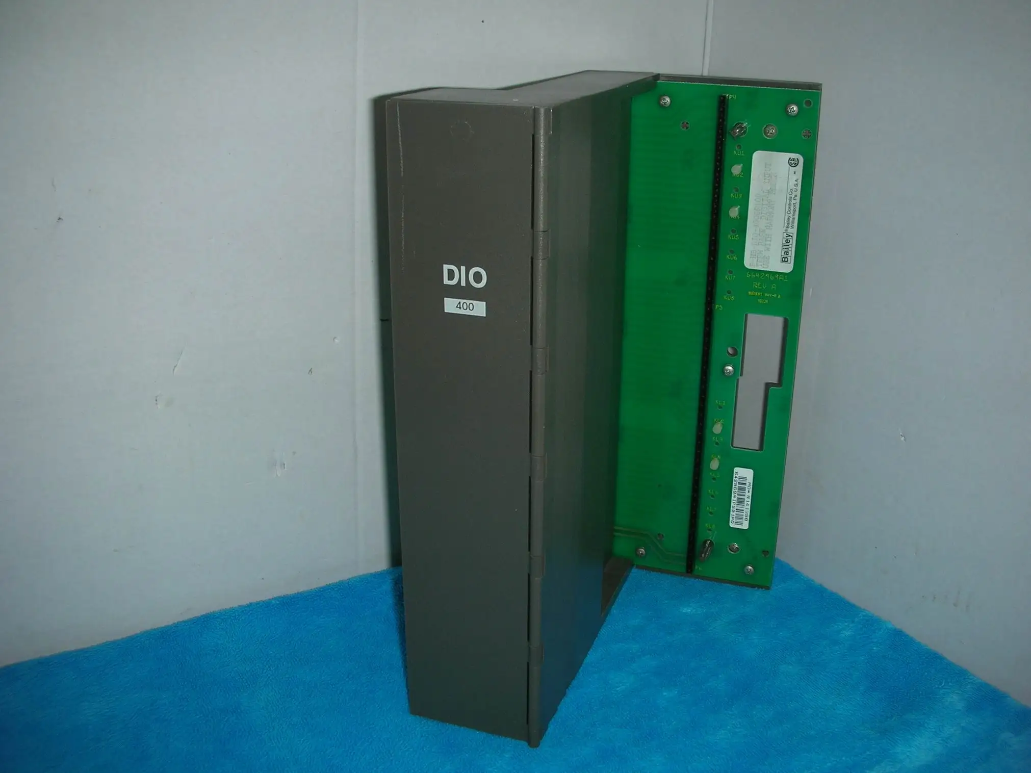 

1 шт б/у ABB Bailey P-HB-DIO-4000R100 /DIO400 BASE