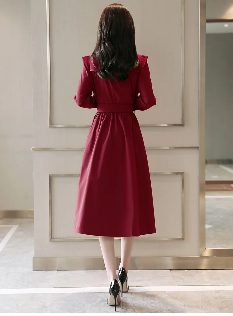 Женское платье-трапеция с v-образным вырезом и длинным рукавом облегающее