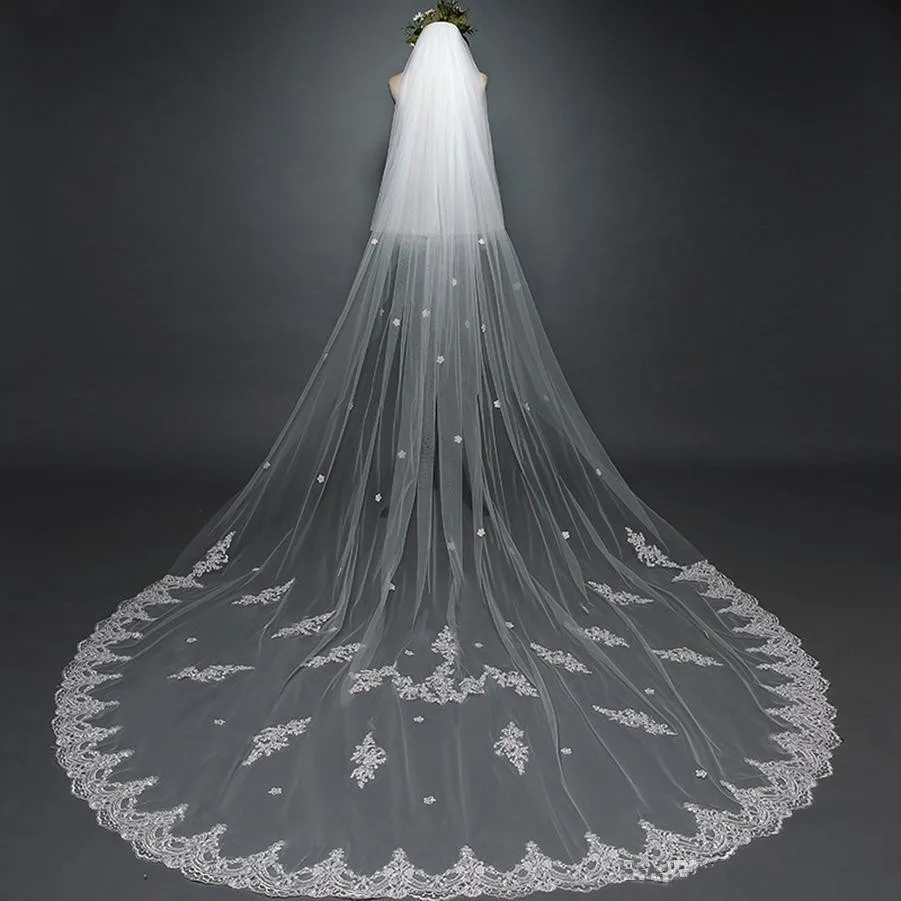 

2019 Fashion Bridal Veils Two Layers Ivory Appliques Cathedral bridal veils Customize Lace Edge Wedding Party Veil