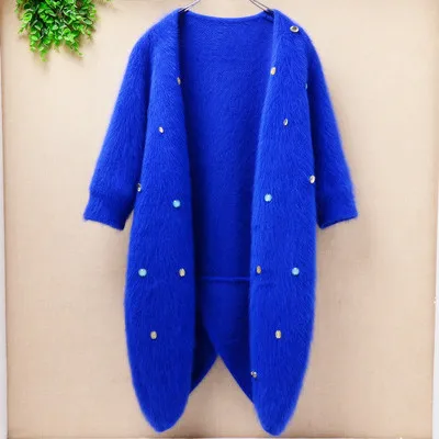 Пальто женское из ангоры с кроличьим мехом полурукавами отделанными бисером