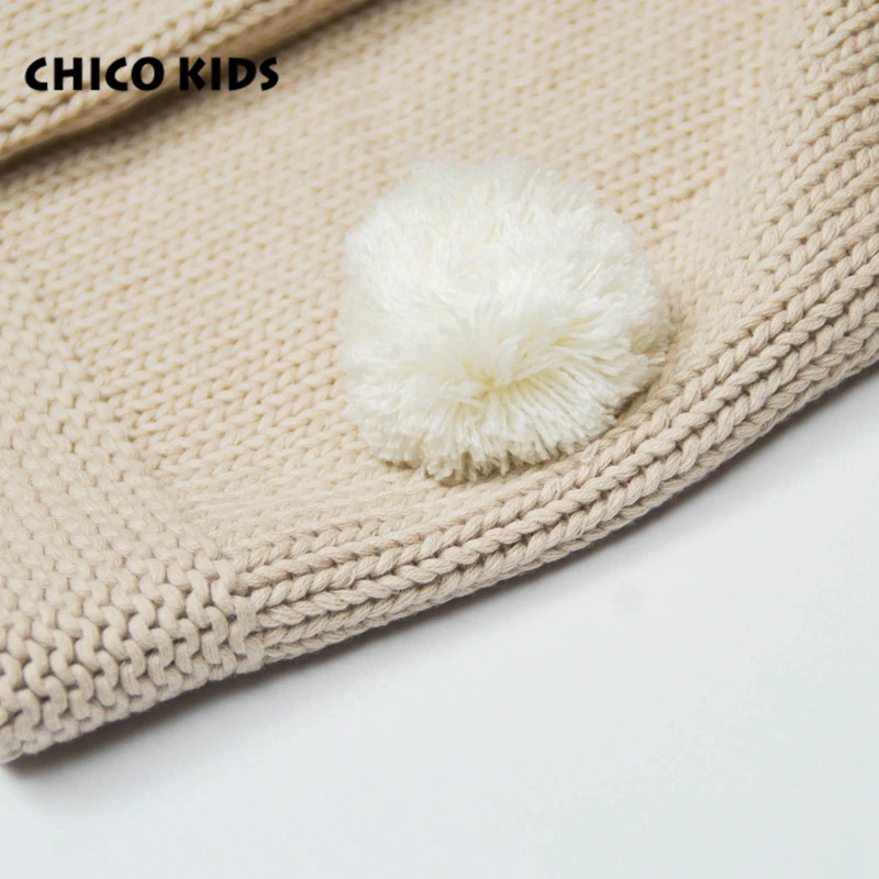 Детский трикотажный жилет с капюшоном для девочек большими кроличьими ушками.