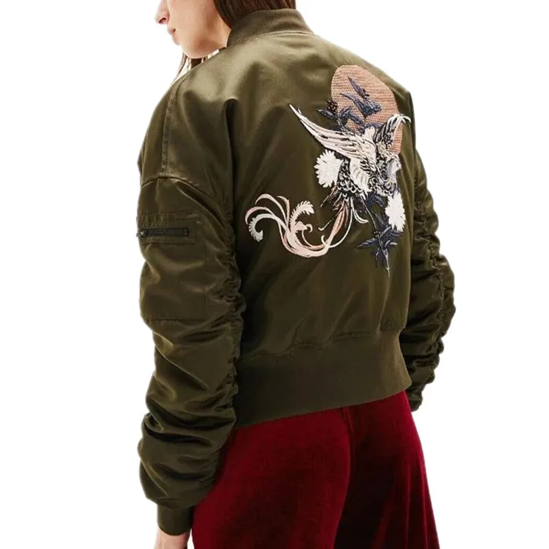 Женская куртка бомбер с вышивкой сзади осенне зимняя пилот длинным рукавом