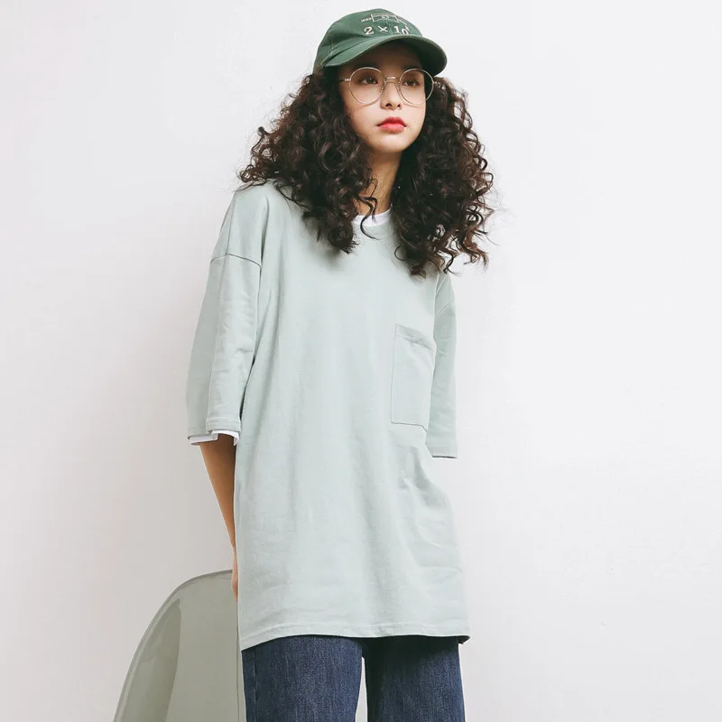 Женская хлопковая футболка с коротким рукавом круглым вырезом и карманами |