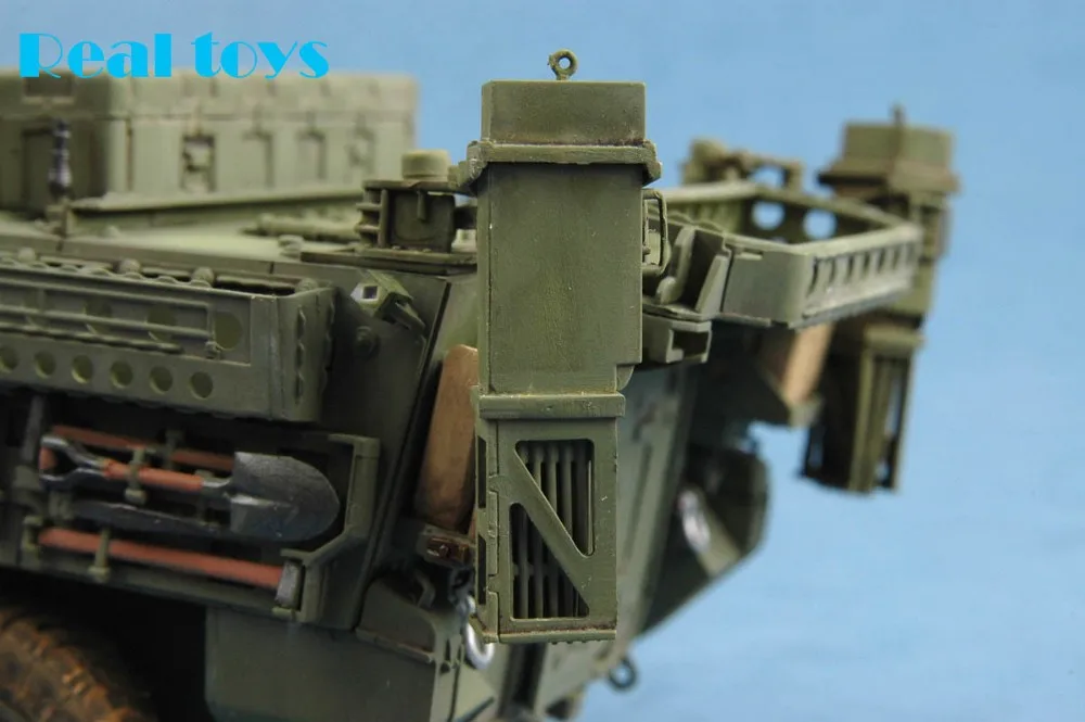Trumpeter 01575 1/35 M1132 Stryker ESV(инженерный отряд автомобиля) w/SMP/AMP-Поверхностный шахтный плуг