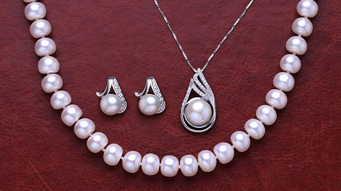 Жемчужный набор жемчужных украшений крепкий свет почти безупречный три штуки но