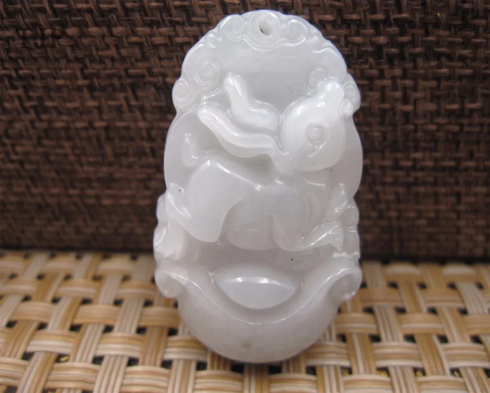 TJP Natural grade A jadeite myanmar pendant Chinese zodiac rabbit Mysterious necklace for women and men | Украшения и аксессуары