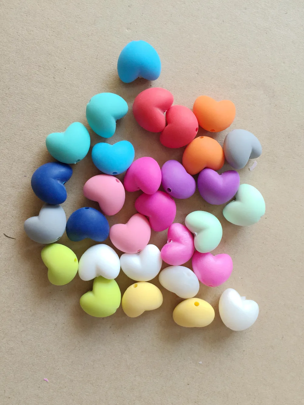 20 видов цветов Силиконовые Бусины (20 мм в форме сердца) незакрепленные бусины для