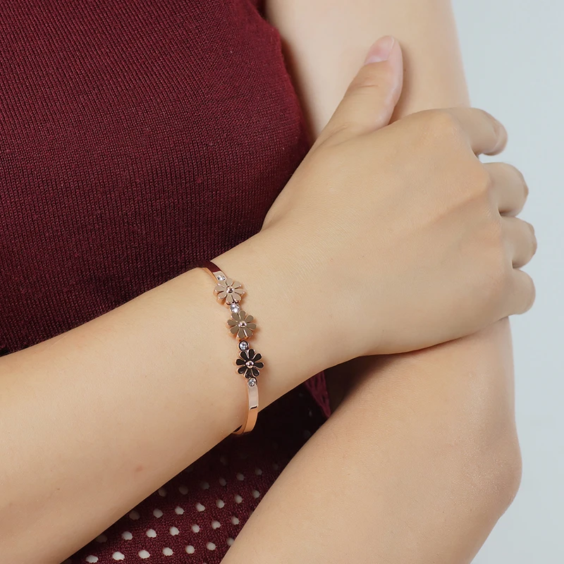

Three Flower CZ Color Crystal Bracelets & Bangles Charming Gold Color Luxury Spring Clasp Stainless Steel Bangle Jewelry