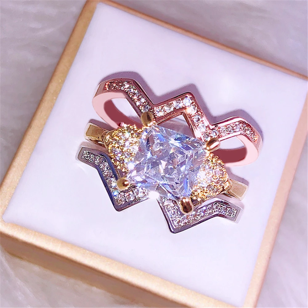 Настоящее роскошное кольцо для съемок с фианитом ААА Черное и Золотое