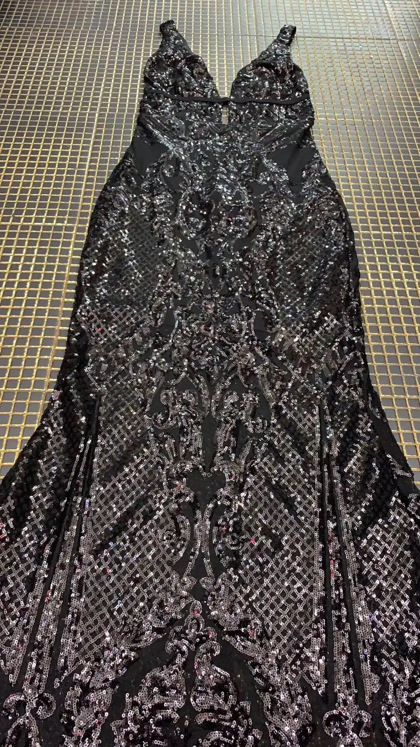 Женское длинное платье макси с v-образным вырезом и открытой спиной облегающее