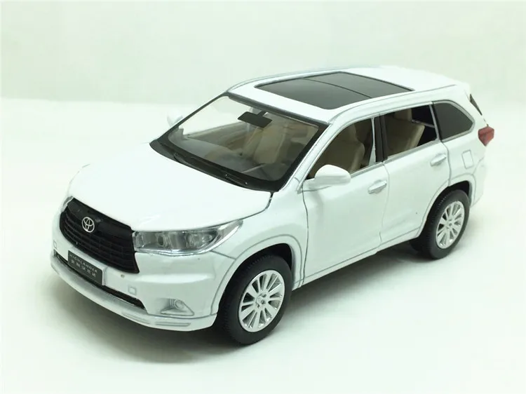 Высокая имитация 1:32 TOYOTA Highlander Литой Сплав модель автомобиля игрушка металлический внедорожник модель 6 дверей можно открыть подарок для детей Рождество