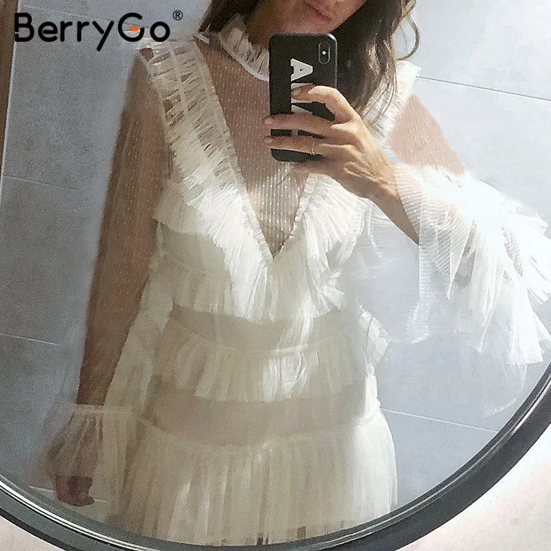 Женское Сетчатое платье в горошек BerryGo летнее облегающее мини с кисточками v