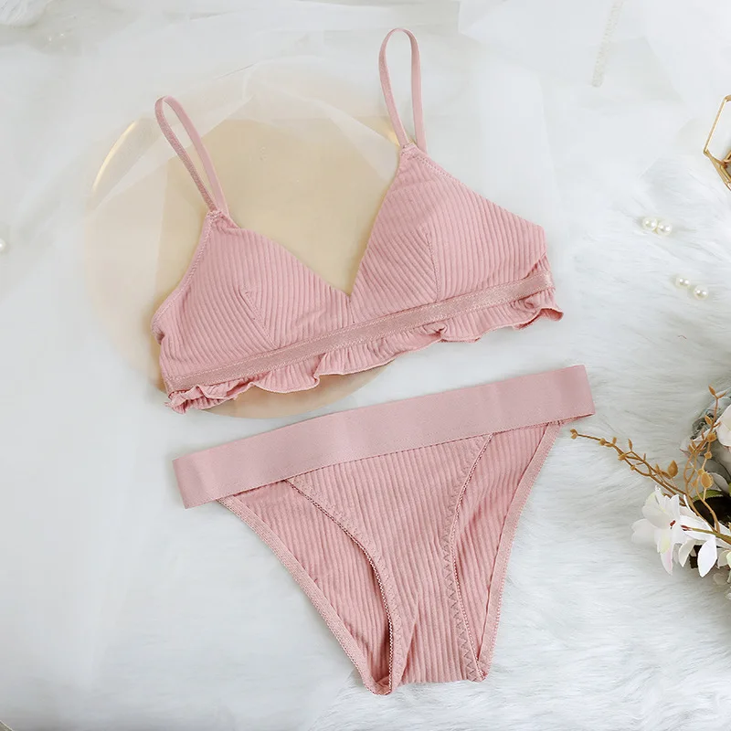 Пуш-ап Беспроводной бюстгальтер пикантные удобные Bralette комплект хлопок нижнее белье с подкладками костюмы оборками снизу, Трусики-бикини белье с низкой посадкой