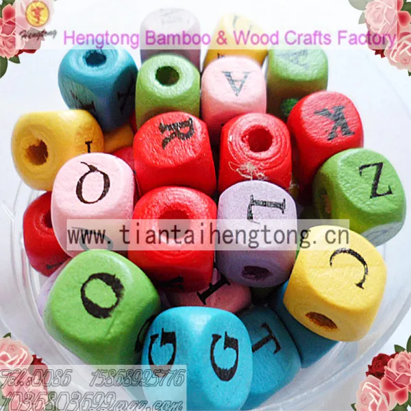 Бесплатная доставка 10 мм квадратные Очаровательные бусы с алфавитом горячие