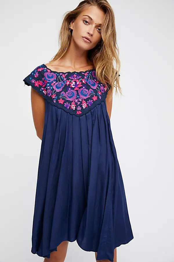 Женское свободное платье с цветочной вышивкой однотонное асимметричное