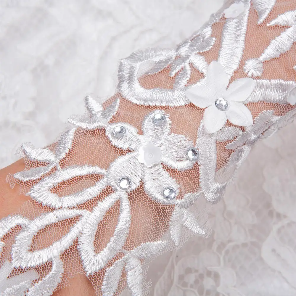

Wedding Gloves Long Lace Wedding Dress Hand Back Hook Finger Drill Etiquette Gloves Wedding Accessories ST044