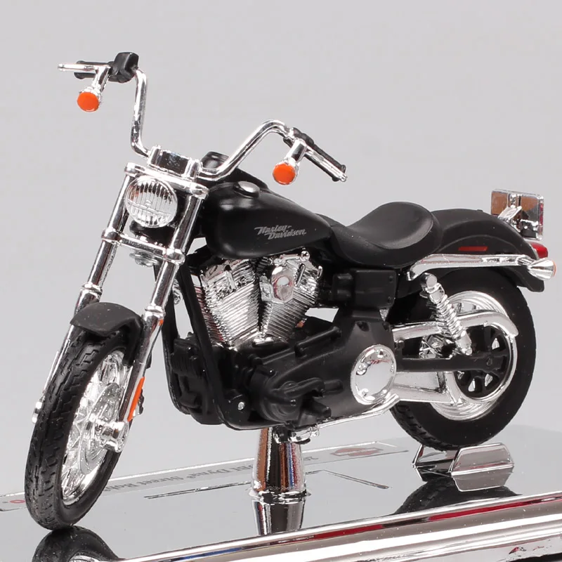 

Kids 1/18 Maisto 2006 FXDBI DYNA Street Bob Super Glide Diecast scale model motorcycle vehicle car moto bike miniature toy boy