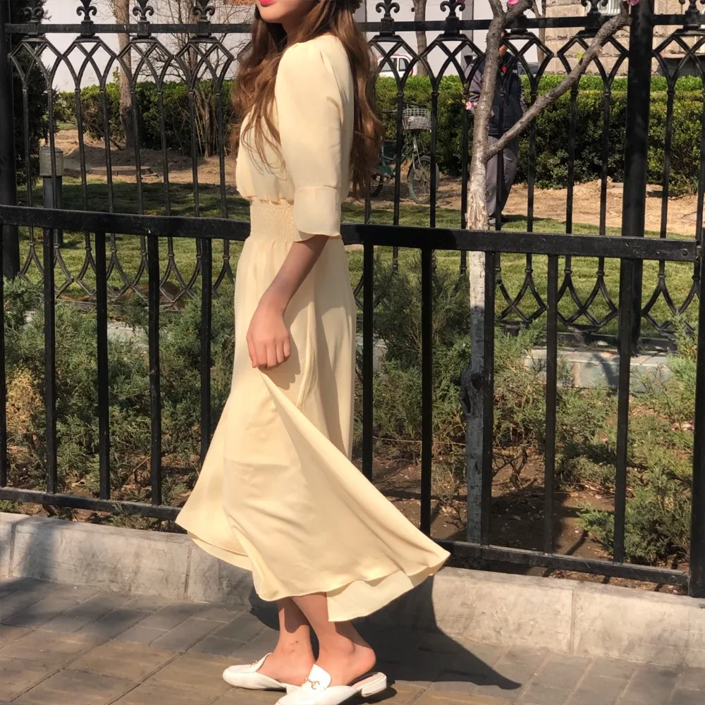 Женское шифоновое платье до колен маленькое в стиле преппи с V-образным вырезом и