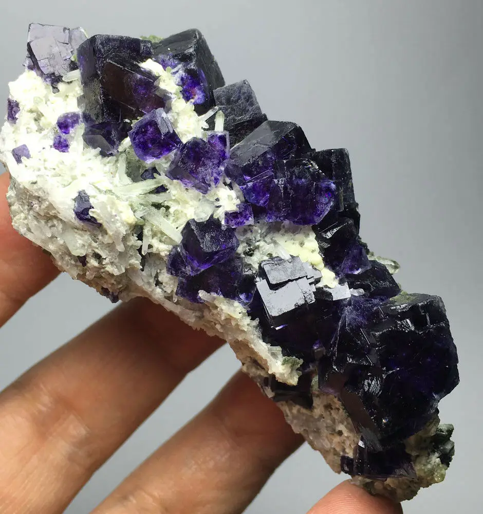 123g Natural perfect fluorite Mineral Specimen graduation gifts