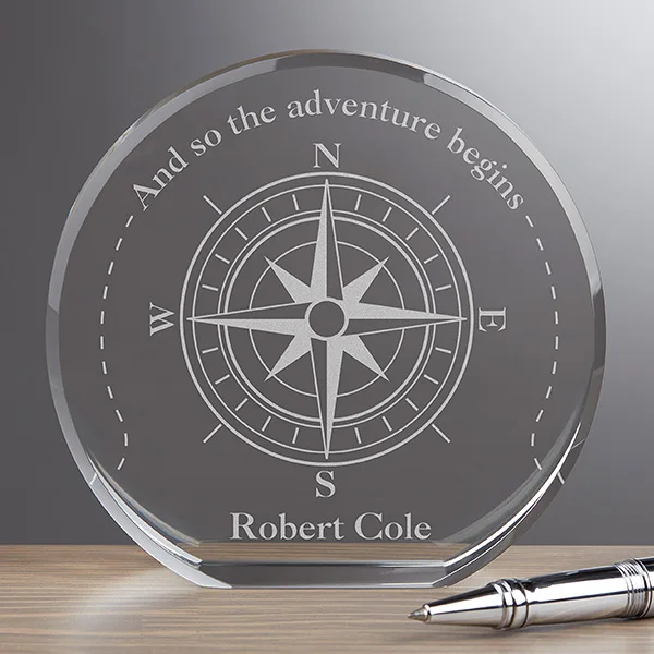 

Compass Inspired Personalized Premium Crystal Award for Adventurer Gift Packing