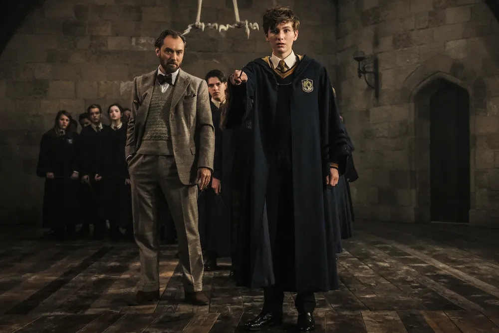Фантастические звери: The Crimes of Grindelwald Newt Scamander Robe плащ на Хэллоуин Рождество для взрослых детей Hufflepuff накидка с принтом