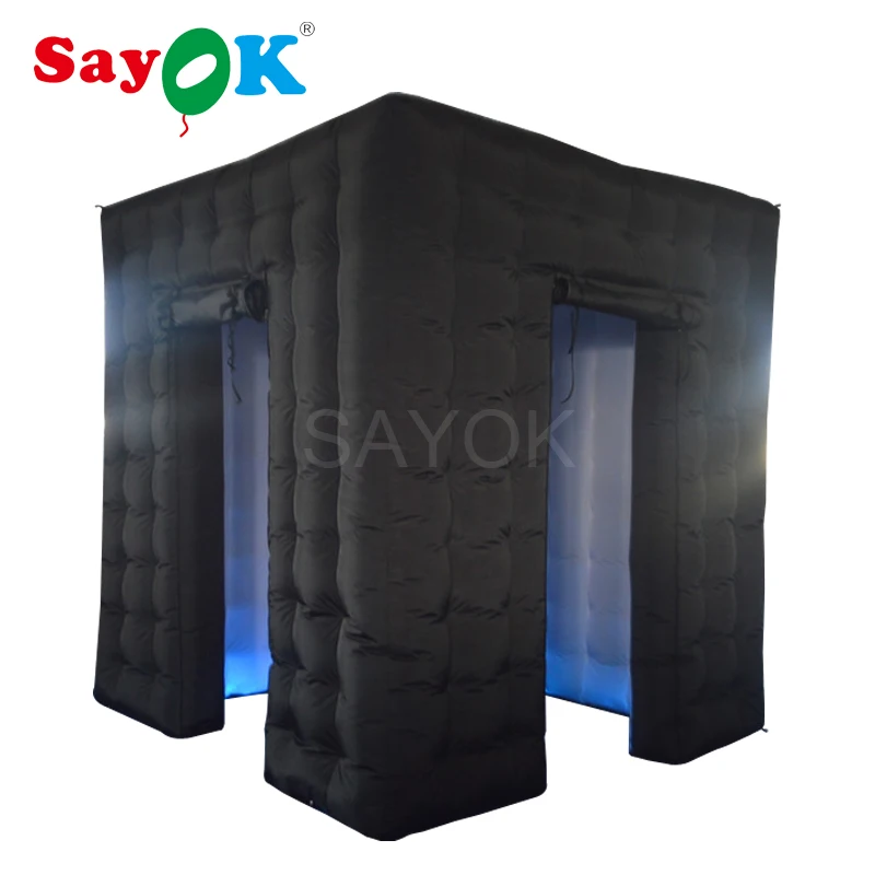 للبيع كشك تصوير قابل للنفخ من نوع سايوك مقاس 2.5 × 2.5 × 2.5 م لأغراض زينة حفلات الزفاف مخصص وبابين وكشك الخيمة مع مصابيح 17 لونًا