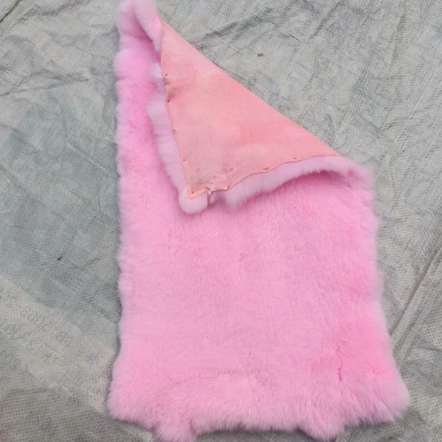 baby pink Цена настоящий кроличий мех 40x24 см DIY Шарфы шапки помпон пальто Одеяло Подушка швейный Материал Пушистый мягкий натуральный мех R16 - Цвет: baby pink