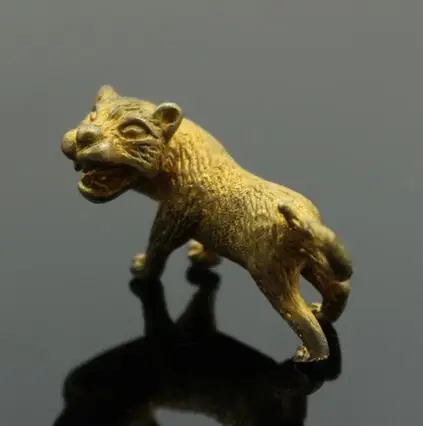 

Chinese Stereo Sculpture Zodiac Animal Tiger Brass Pendant, Key Button Pendant Small Animal Statue Desktop Knickknacks